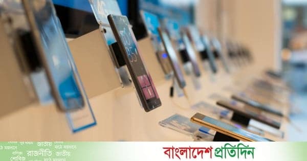 মোবাইল ফোনে ৫৭% শুল্কের জাল: স্বাধীনতার চেতনায় ক্ষুদ্র ব্যবসায়ীদের রক্ষা চাই